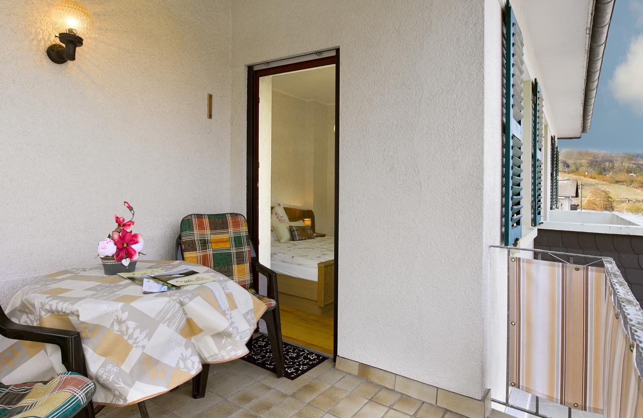 Pension Haus am Walde Brodenbach, Mosel Exterior foto